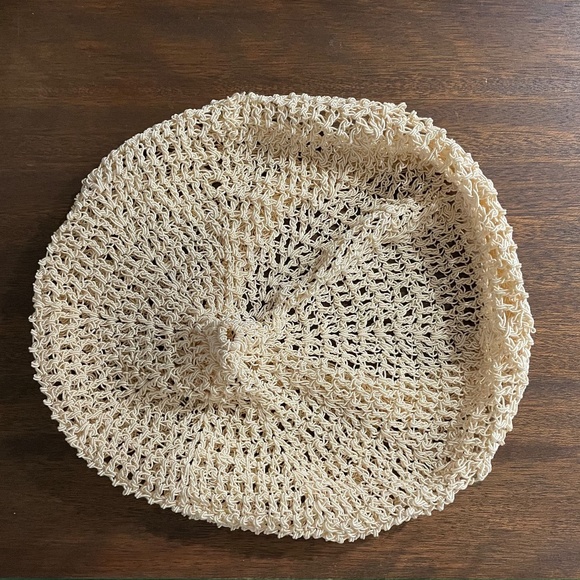 Gabriela Ligenza vintage 1990s Crochet Beanie Hat display picture 3